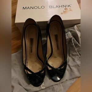 Manolo Blahnik Savami Patent Leather Open Toe Pump size 38